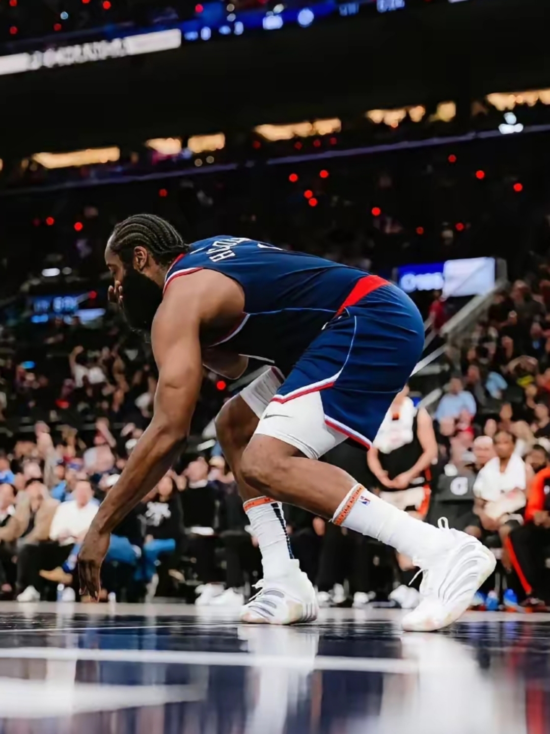 九游娱乐平台-哈登手感滚烫，带领巴塞罗那险胜休斯顿火箭，赛后一句话霸气侧漏(哈登绝杀视频)